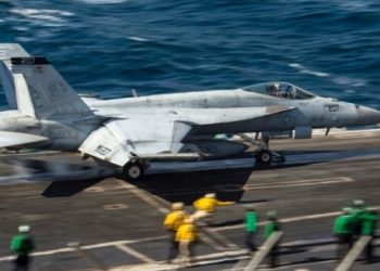 예멘 후티반군, 홍해서 미 군함·상선에 미사일 공격