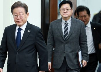 ‘정치공학 매몰’ 민주…’꼼수 위성정당’ 방조
