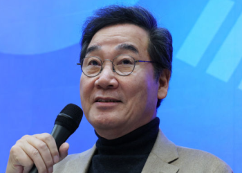 이낙연 “사진 찍자고 만나나…이재명 거취 흥정하지마”