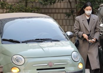 “떳떳하다”던 조민 첫 재판서 “입시비리 혐의 인정”