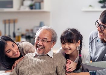 [단독] 팬데믹 기간 이민자 자산 42% 급증…한인 등 비히스패닉 이민자 자산 23만 4천달러