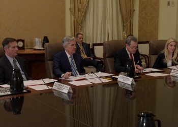 “연준, 내년 6월 금리 인하 시작…0.85%↓ 예상”