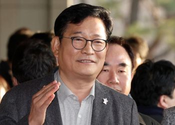 ‘돈 봉투’서 시작된 수사…송영길 영장엔 ‘불법자금 8억원’