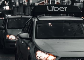 “왜 이리 느려”…우버 탄 여성,  차량탈취 ‘분노의 질주’