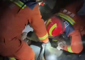 중국 6.2지진 사망자 최소 111명(영상)