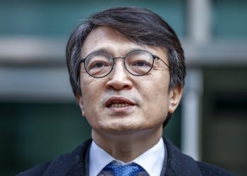 ‘흑석’ 김의겸, ‘청담동 술자리’ 1년 만에 첫 재판