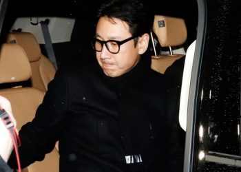 (1보)  배우 이선균 자살…종로 와룡공원 인근서 숨진 채 발견