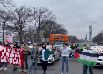 LA 시위대, LAX 진입로 봉쇄, 수십여명 체포…뉴욕서도 공항 봉쇄