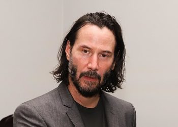 할리웃힐스 키아누리브스 저택에 떼강도