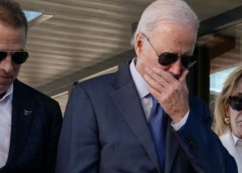 “도대체 지지율이 이게 뭐냐” 바이든, 참모들에 대노