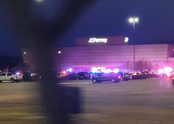 성탄 전야 쇼핑몰서 패싸움 총격전…1명 숨지고 3명 부상(영상)