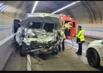 운전 중 문자하다 사고 … 4명 사망