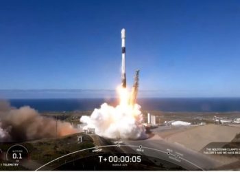 한국 정찰위성 캘리포니아서 발사성공(영상)