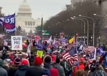 “순교자 만든다” … 트럼프 대선 자격 박탈 일제 비판