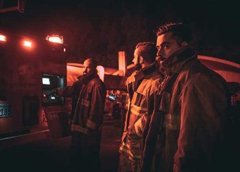 랭캐스터 주택 차고에서 화재, 여성 시신 발견