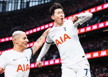 손흥민, 성탄절 축포 11호골…토트넘, 에버턴 꺾고 3연승