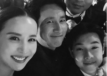 ‘기생충’ 조여정, 이선균 추모 “반갑지만은 않은 새해”