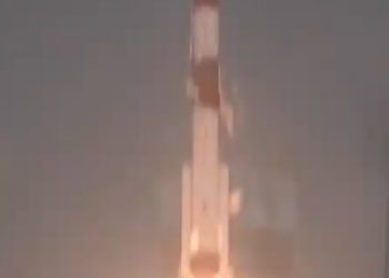 인도의 우주 야망..블랙홀 탐사위성 성공리에 발사(영상)