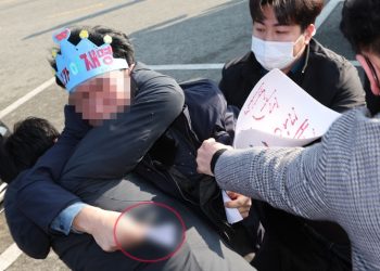(3보) ‘부산 칼부림’ 피의자, “이재명 죽이려고 했다”…충남 60대 남성, 인터넷서 칼 구입