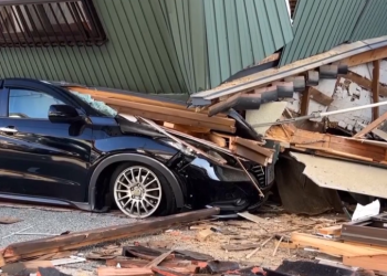 지진 사망자 갈수록 눈덩이 … 62명으로 늘어, 부상자 수백명