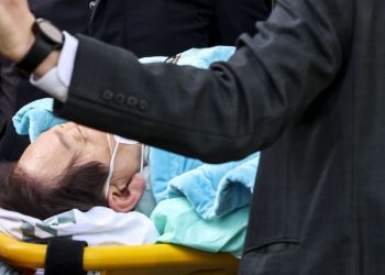 단식지연 이어 대장동 재판 또다시 지연…이재명피습 재판중단