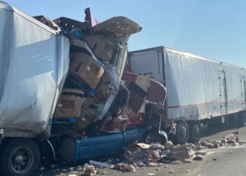 5번 Fwy 차량35대 연쇄 추돌, 2명 사망∙9명 부상 …차량 겹겹이 쌓인 현장참혹