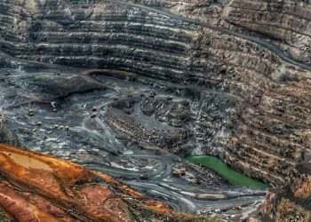 “전무후무한 규모” 세계 최대광산 27년만에 공사..비용만 200억달러…