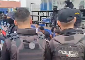 마약 갱단에 정권 흔들 36세 에콰도르 대통령, 갱단과 전쟁 선포(영상)