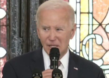 바이든, “후티, 홍해 위협 말라..추가 공습할 것”