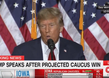 트럼프 승리 연설 도중 생중계 끊어 논란…CNN∙MSNBC