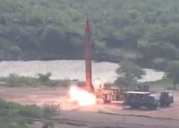 확전 우려 현실…파키스탄, 이란 미사일 공습(영상)