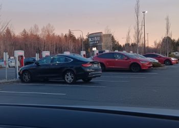 한파에 테슬라 ‘꽁꽁’, 방전·견인 잇따라…해결책 아직 없어