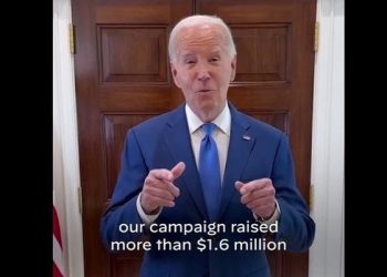 트럼프 귀환 공포, 바이든 캠프 비상…하루 만에 160만달러 모금