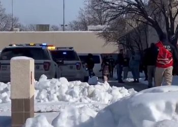 아이오와 고등학교 10대 총격범 65년형 선고