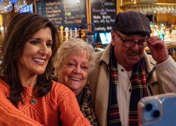 ‘대선풍향계’ 뉴햄프셔 경선시작…0시 투표마을, 헤일리 몰표