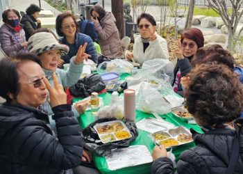 시니어센터 무료 도시락, 한인 노인들에 큰 인기..300명까지 확대추진