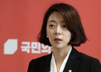 (1보)배현진, 강남서 둔기 피습 병원 이송…범인 현장체포