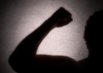 “교회 가자” 거절 당한 목사, 머리채 잡고 폭행