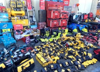 홈디포 돌며 전동장비 전문털이,,,30만달러장비 회수