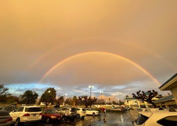 [순간포착] 비 그친 LA 하늘 거대한 쌍무지개 떠올라