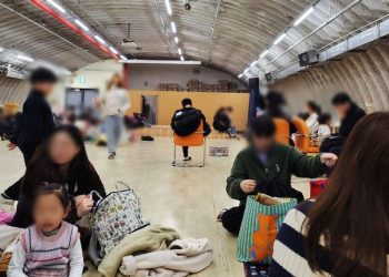 북, 서해 일대 200여발 사격…불안한 연평주민들 대피 “부디 아무 일 없길”
