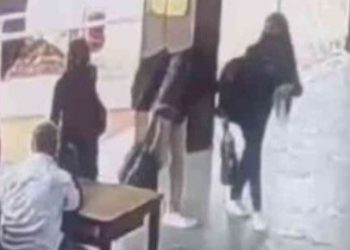 “BTS 보러 한국 간다”…가출 시도한 인도 소녀들