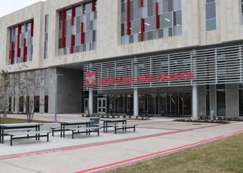 미 40대 교사, 여제자와 불륜 대가 시험 답안 미리 건네 “충격”