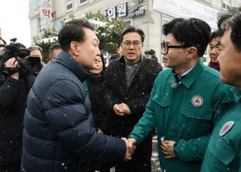‘윤·한 갈등’ 봉합 수순…한 “깊은 존중과 신뢰 변함 없어”