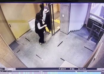 (2보)”배현진 맞냐” 묻고 돌로 20차례 내려쳐… “습격범 미성년자”