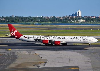 “날개에 볼트 없어”…승객 제보에 이륙 직전 항공편 취소