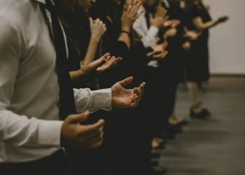 “젊은 층 탈종교화 가속”…20·30대 종교인 6년 간 절반 감소