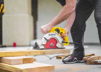 유튜브 믿고 직접 시공하다 낭패 한인 집주인들…비용 아끼려다 재공사 지출 눈덩이