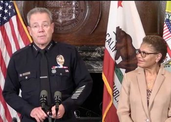 LAPD 마이클 무어 국장 전격 퇴임 발표… 무슨 일 있었나