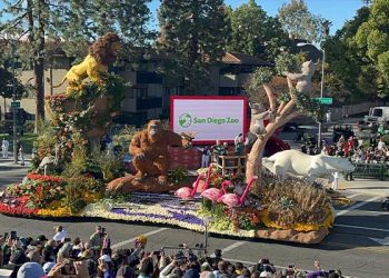 제135회 로즈퍼레이드 최우수 꽃차는 샌디에고 동물원
